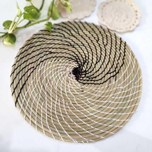 Black & White Moonj Trivet