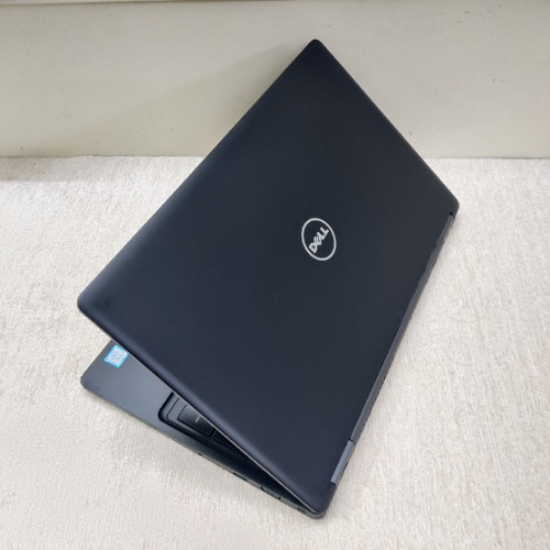 Dell Latitude 5580 Touch Screen Laptop i5 7th 8GB RAM 256GB SSD, 15.6 inches with Numerical Keyboard