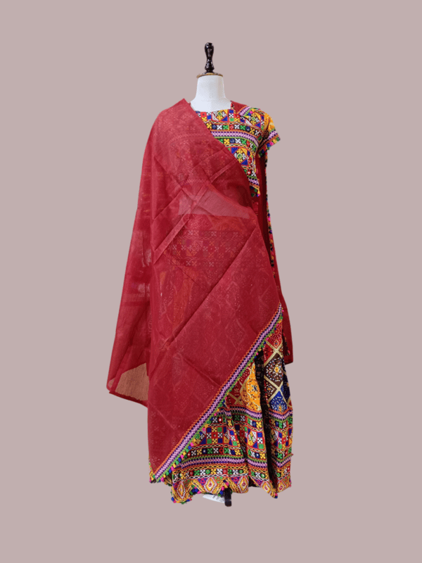 Navratri Special Kutchi Embroidery Chaniya Choli Set D.1/4