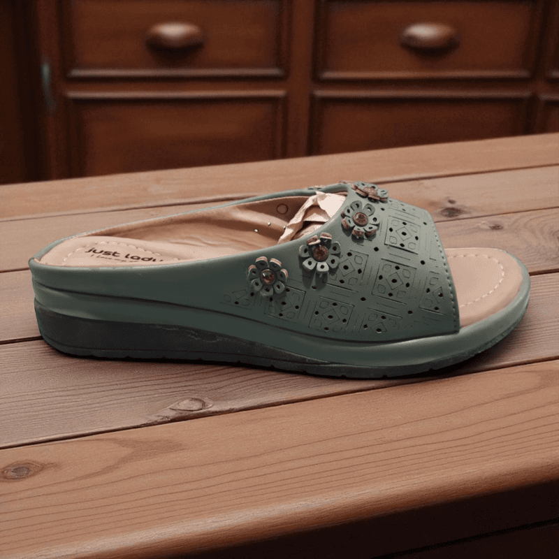 Elegant Green Floral Ladies Sleeper | Soft & Stylish Daily Wear