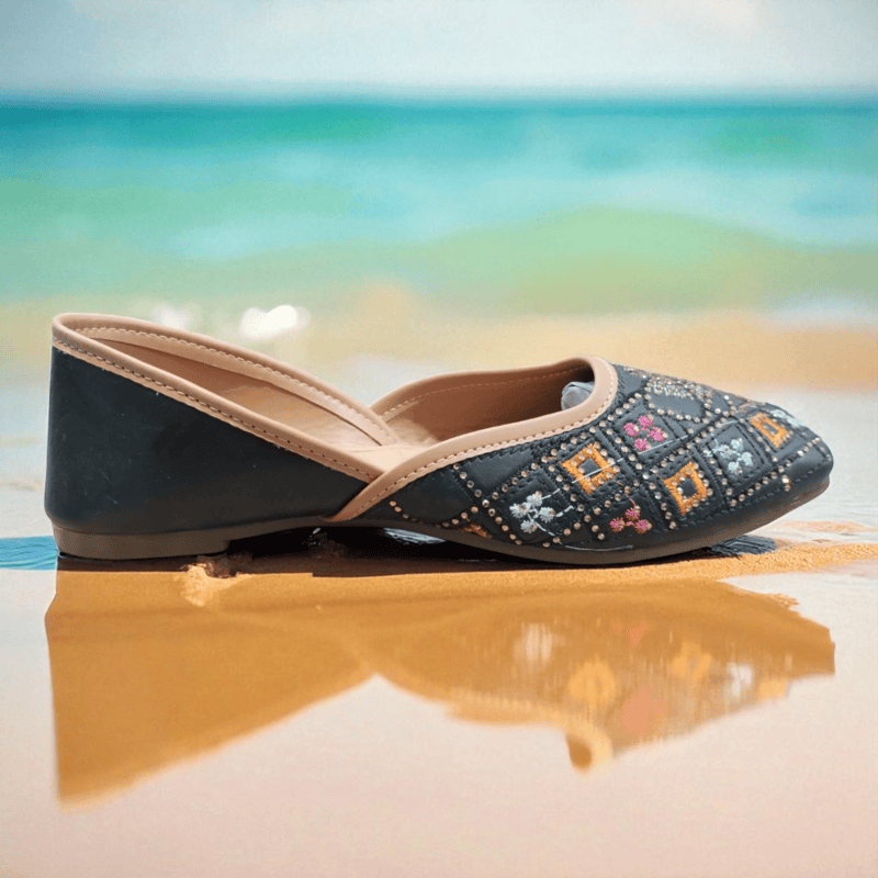 Black Embroidered Ethnic Punjabu Jutti