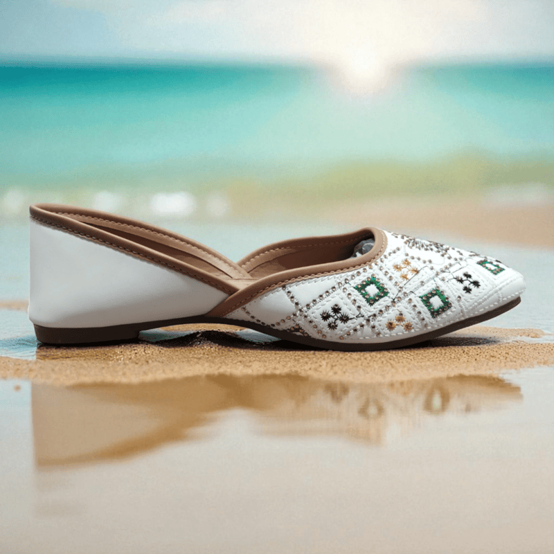 White Embroidered Ethnic Punjabi Jutti