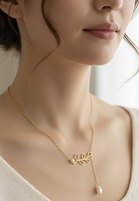 Necklace with Drop Pearls in Circle