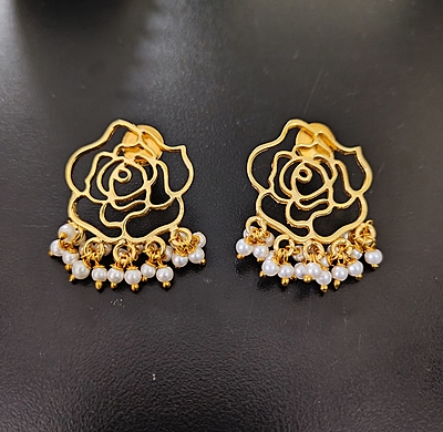 Earring White Drop Multi Pearl