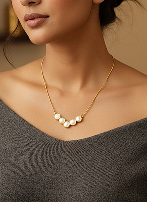 Necklace Five Pearls Straight