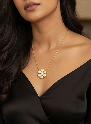 Necklace Six Pearls Round