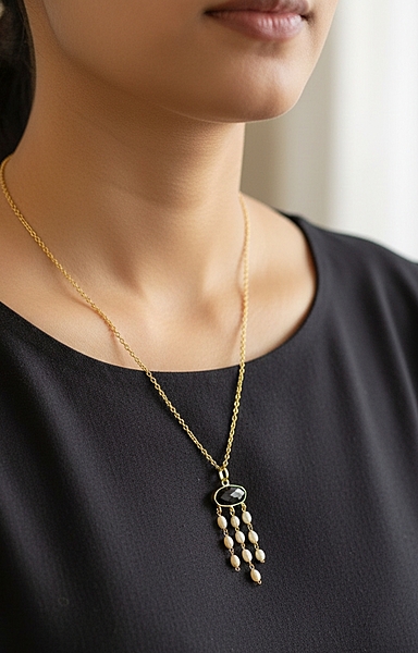 Necklace Black - White Pearl