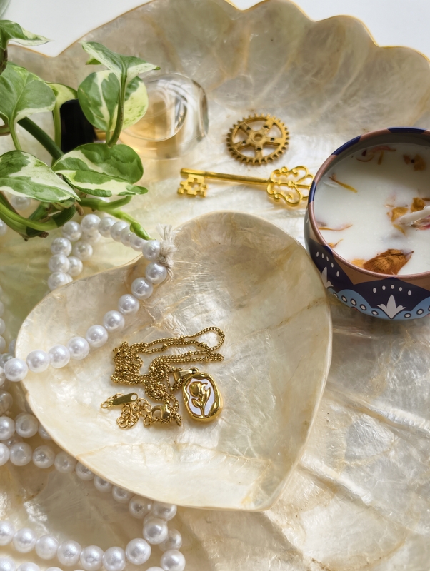 Timeless Rose Necklace