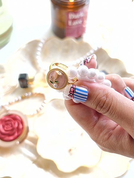 Classic Rose Cameo Ring