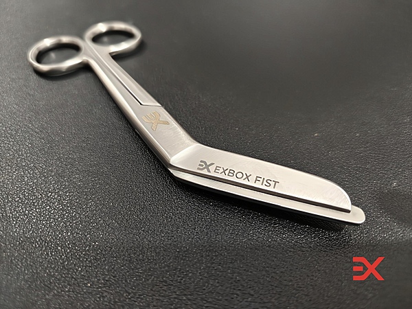 EXBOX FIST CORNER-CUT