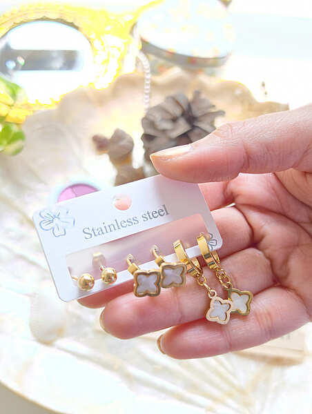 Ivory Clover Earring Set