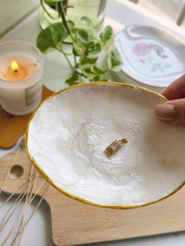 Emerald Aura Pendant