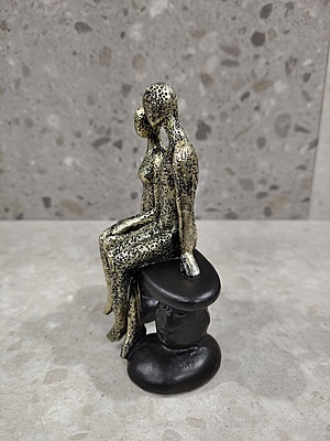 Romantic Couple Figurines Sculpture-01