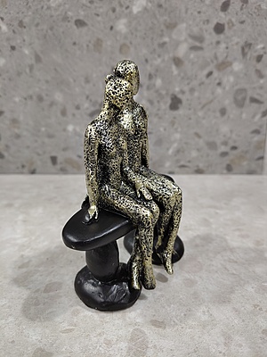 Romantic Couple Figurines Sculpture-01