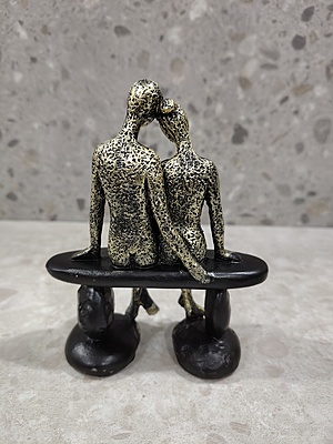 Romantic Couple Figurines Sculpture-01