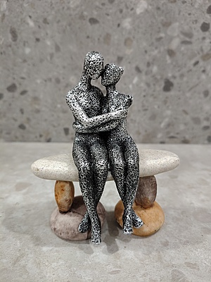 Romantic Couple Figurines Sculpture-02