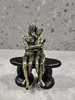 Romantic Couple Figurines Sculpture-03