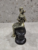 Romantic Couple Figurines Sculpture-03