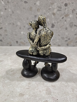 Romantic Couple Figurines Sculpture-03