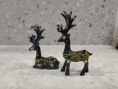 Christmas Reindeer Resin Sculpture Deer Figurine Statue