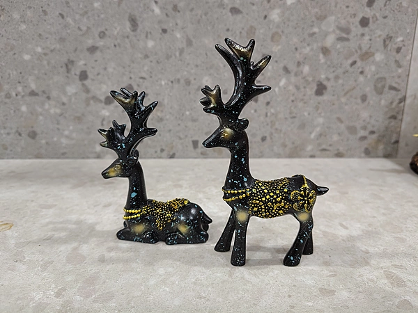 Christmas Reindeer Resin Sculpture Deer Figurine Statue