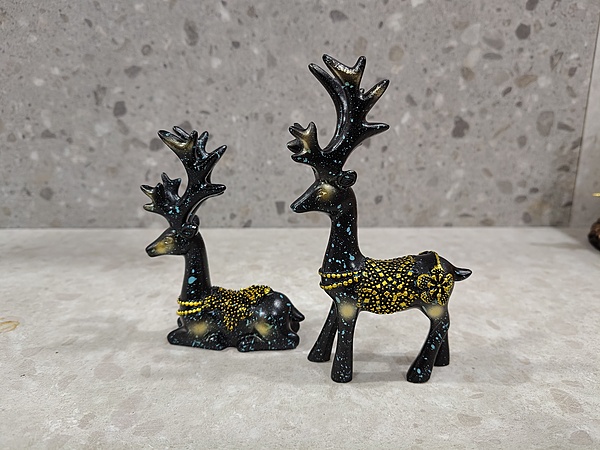 Christmas Reindeer Resin Sculpture Deer Figurine Statue