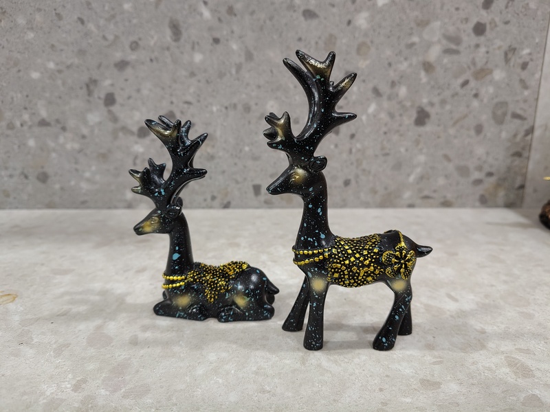 Christmas Reindeer Resin Sculpture Deer Figurine Statue