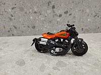 1:18 Scale Custom "Speed" Series Cruiser Motorcycle1