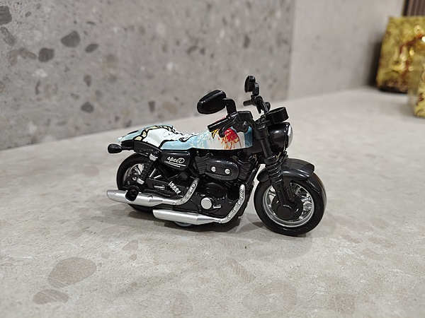 1:18 Scale Custom "Speed" Series Cruiser Motorcycle