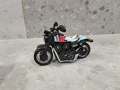 1:18 Scale Custom "Speed" Series Cruiser Motorcycle