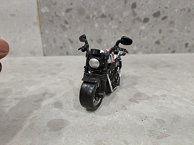 1:18 Scale Custom "Speed" Series Cruiser Motorcycle