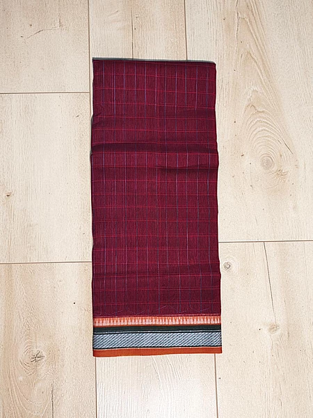 Maroon Handloom Cotton Checkered Saree without Blouse Piece