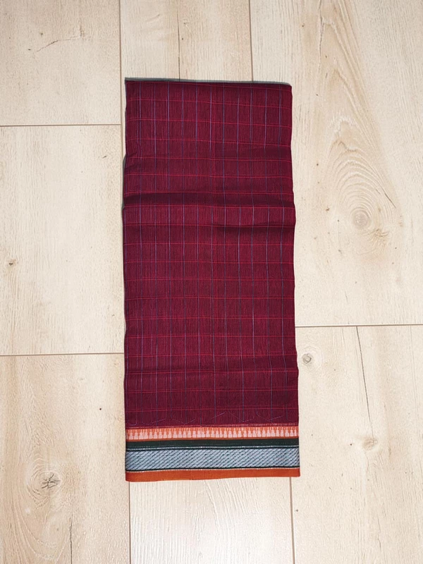 Maroon Handloom Cotton Checkered Saree without Blouse Piece