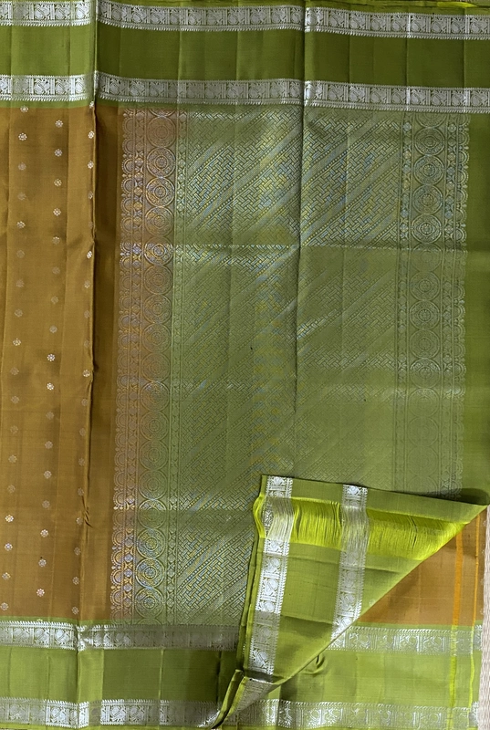 7822