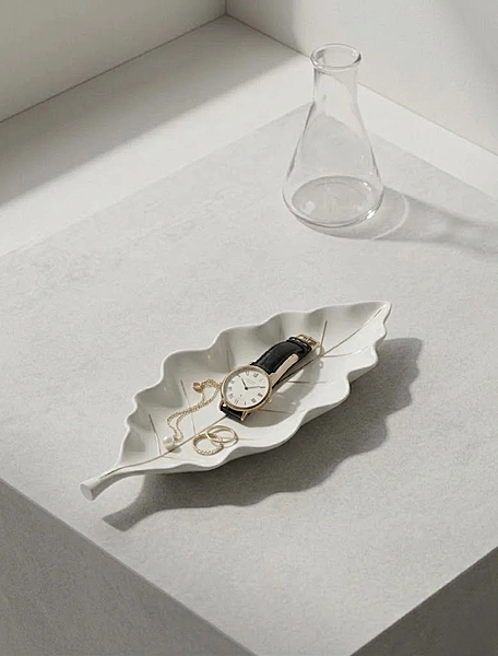 Elegant Leaf Shaped Storage Tray