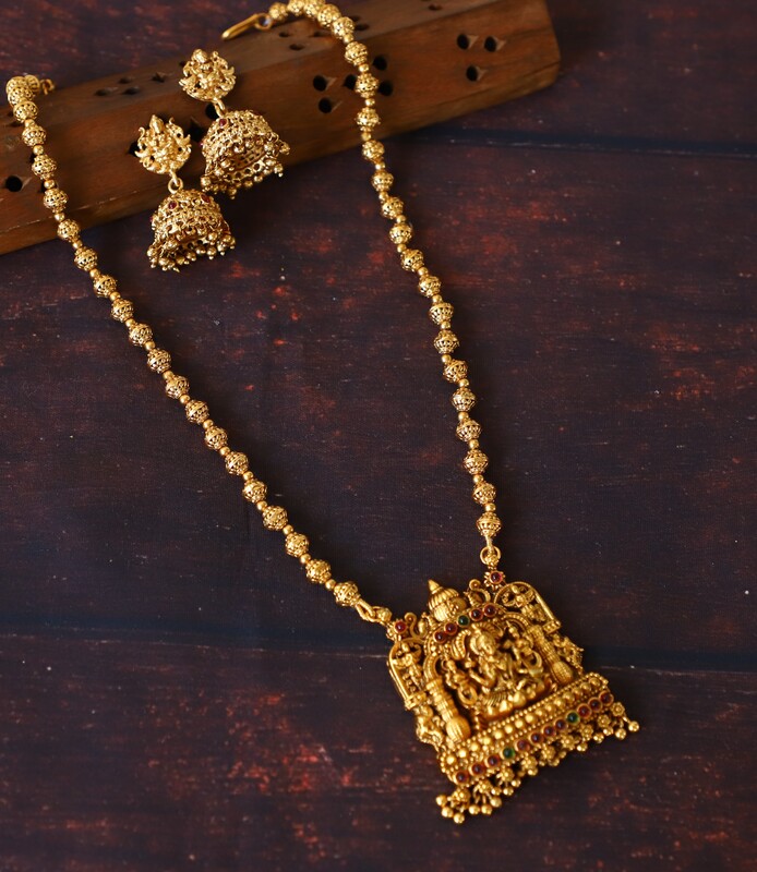 unique pentant ball Neckpiece