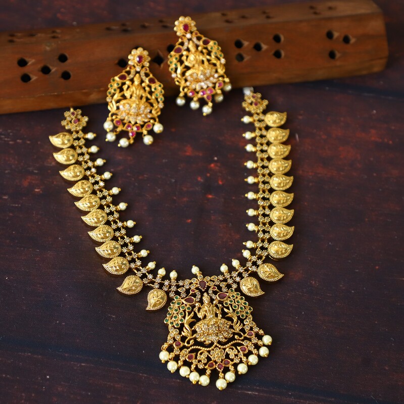 Mango Design neckpiece