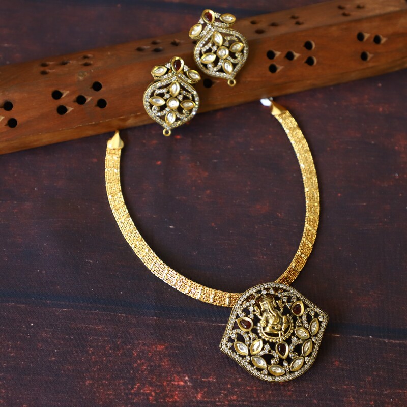 Vintage Victorian Steampunk Broken Neckpiece