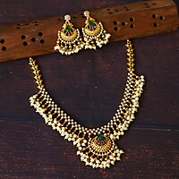 Pearl type Neckpiece