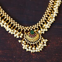 Pearl type Neckpiece