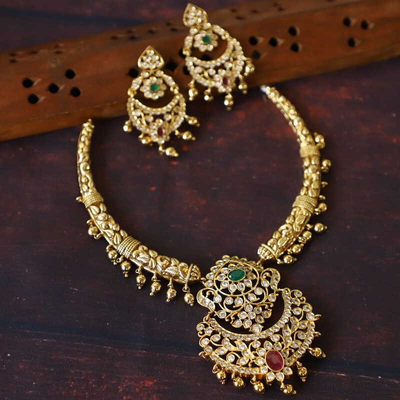 Fashionable trendy multi stone design NeckpieceS