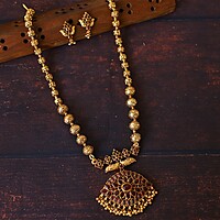 Traditional Lakshmi Pendent With Design Neck Piece