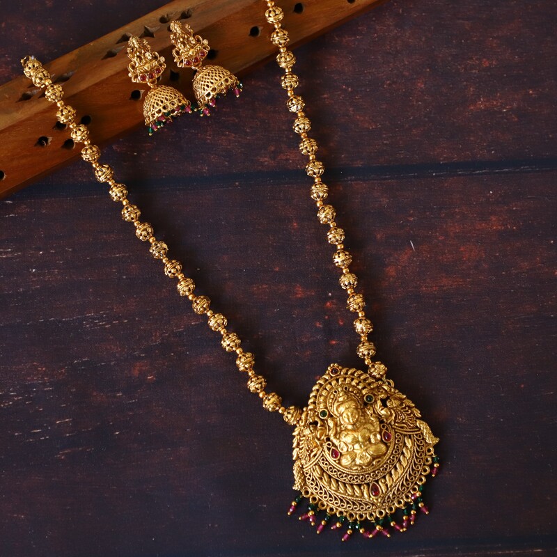 Antique maha Lakshmi kemp ball chain