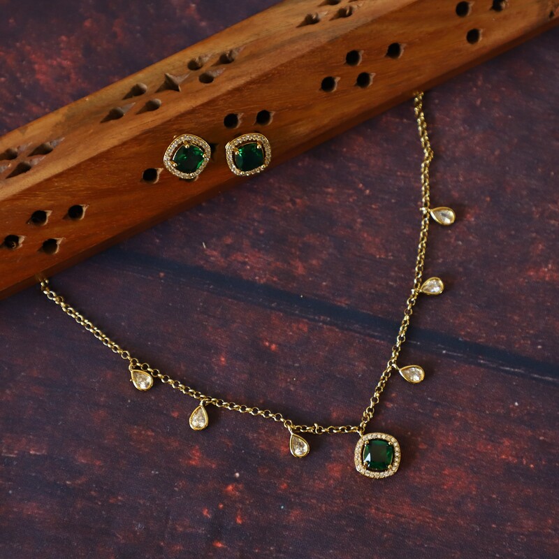 Unique design Rose gold finished neckpiece - Oval design