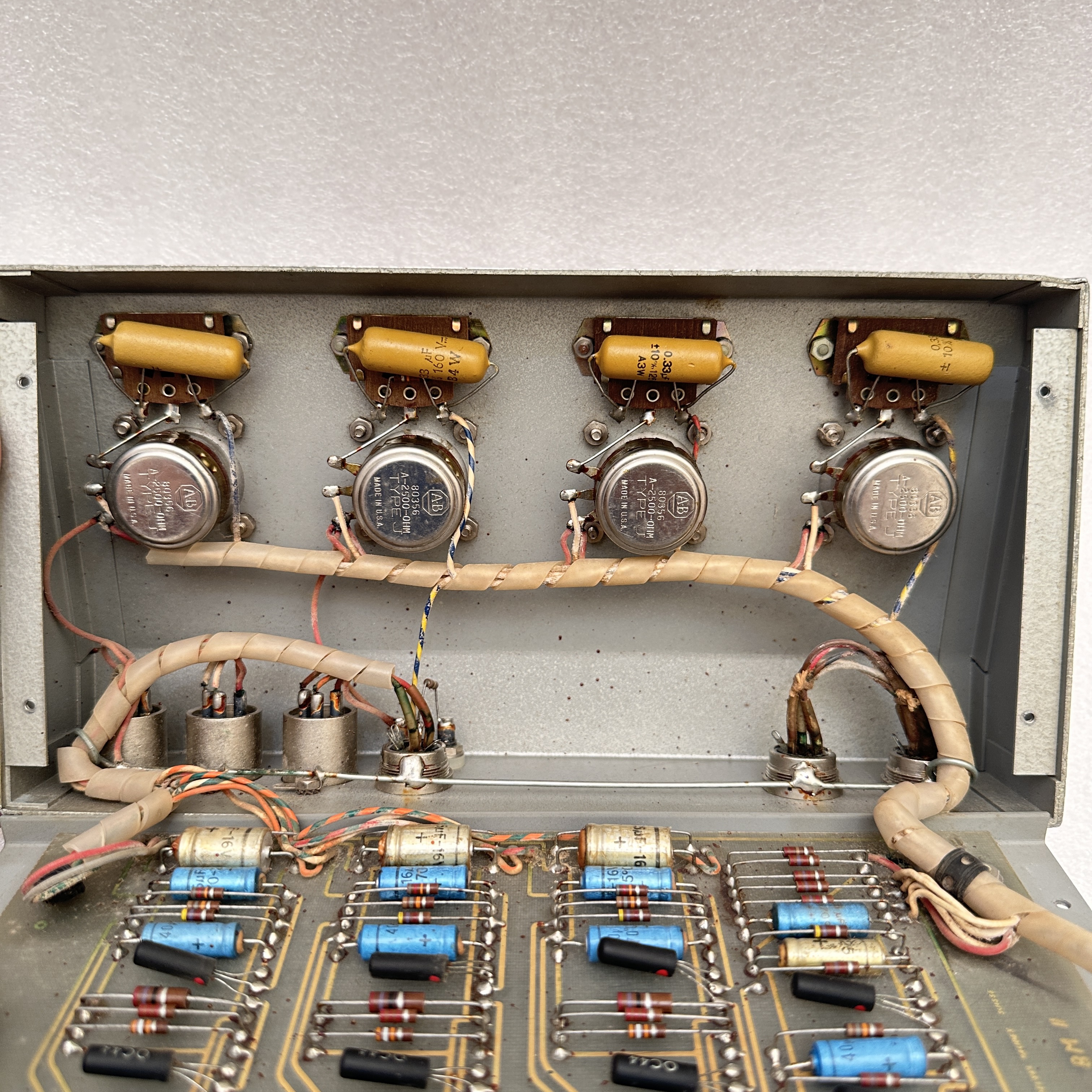 Nagra BM II Battery Mixer – Swiss Broadcast Mixer (Untested, As-Is) - BM II Nagra BM II Battery Mixer – Swiss Broadcast Mixer (Untested, As-Is) - BM II