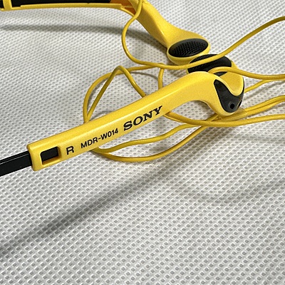 Sony - Sports Walkman Headset Yellow – Vintage Classic - MDR-W014-Y Sony - Sports Walkman Headset Yellow – Vintage Classic - MDR-W014-Y
