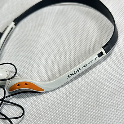 Sony - Sports Walkman Headset White – Vintage Classic - MDR-W014-W Sony - Sports Walkman Headset White – Vintage Classic - MDR-W014-W