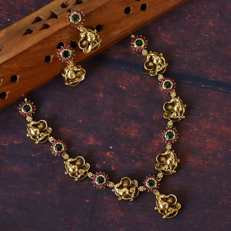 peacock and folower desighn neckpiece