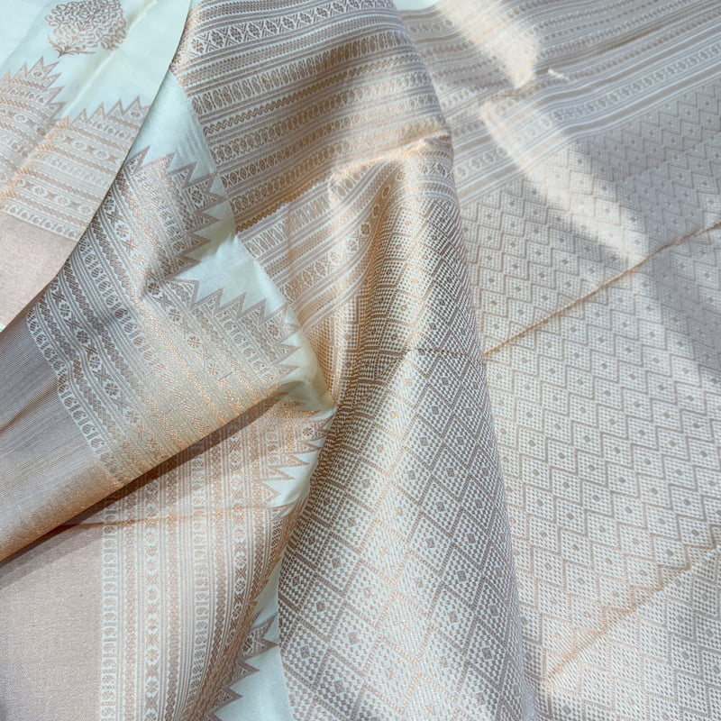 Canvas White Kanchipuram with Copper Zari