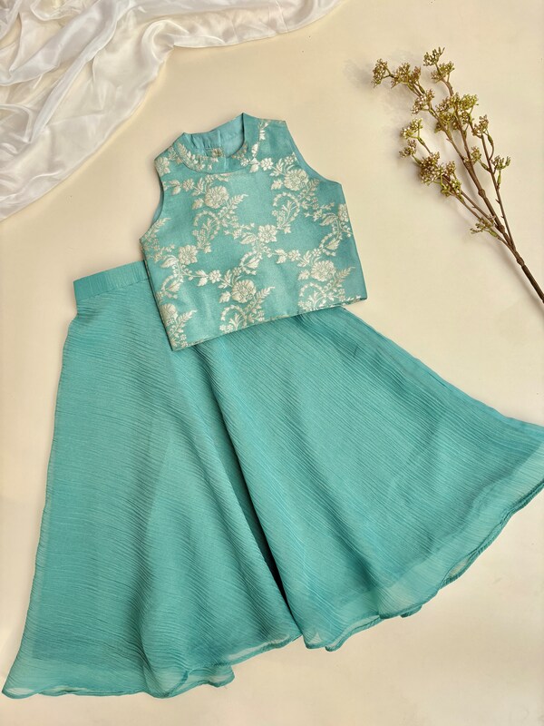 Aquateal Blossom Brocade Silk Set